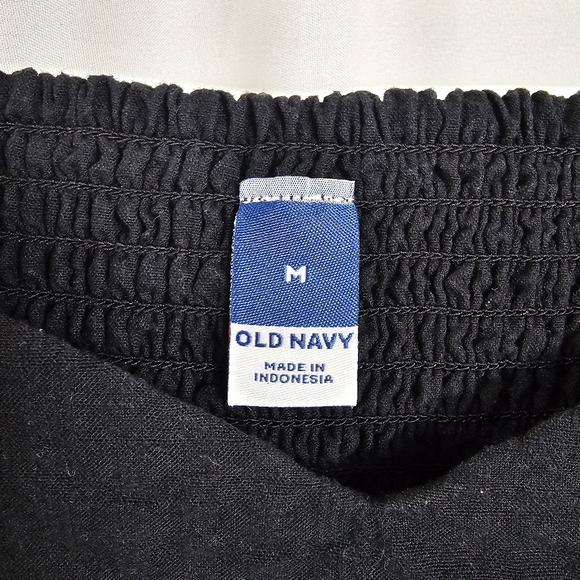 NWOT Old Navy Fit and Flare Puff Sleeve Seersucker All Say Mini Dress in Black - - Picture 2 of 7